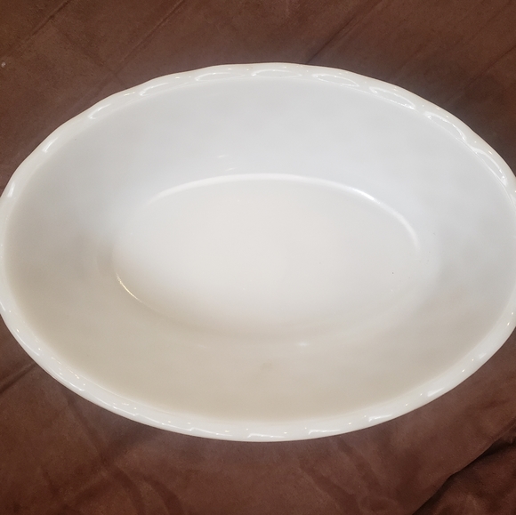 Vintage EO Brody Milk Glass Dish - Picture 4 of 6